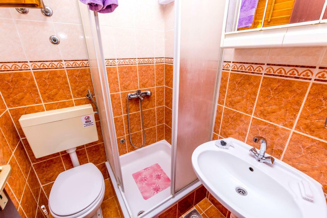 Apartments Bozo Ražanj Екстериор снимка